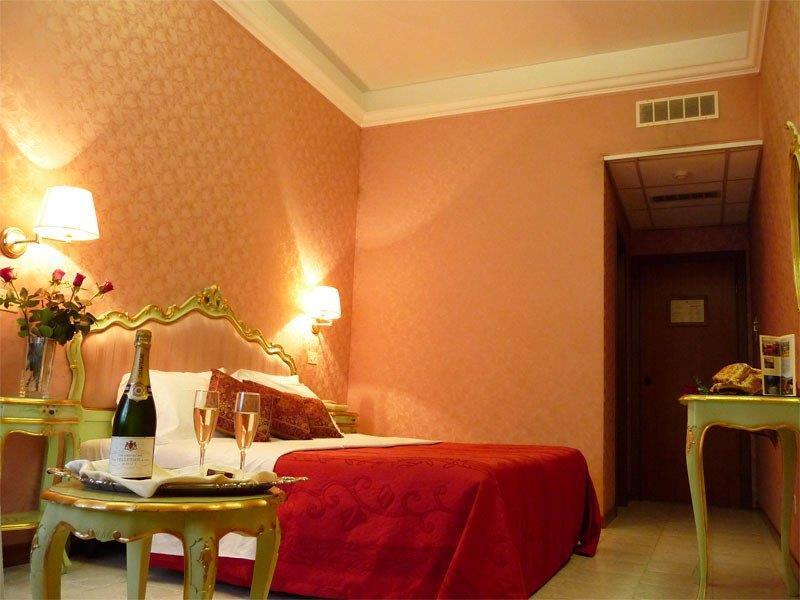 Hotel Romulus Rum bild