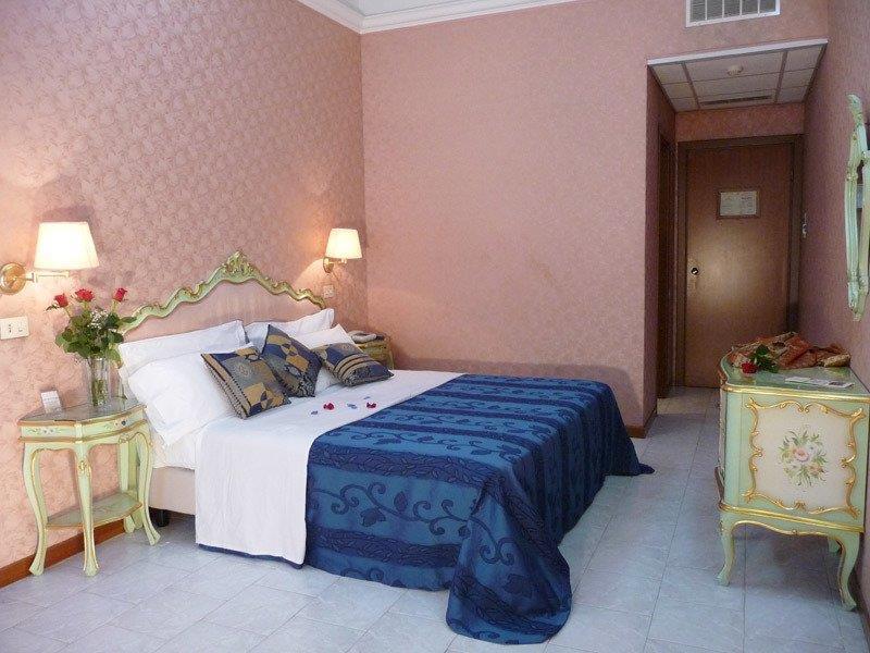 Hotel Romulus Rum bild