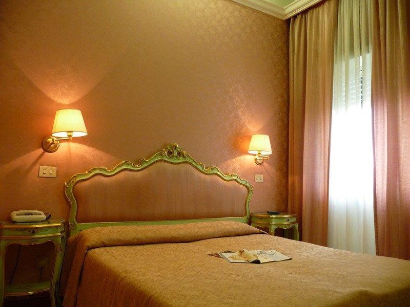 Hotel Romulus Rum bild