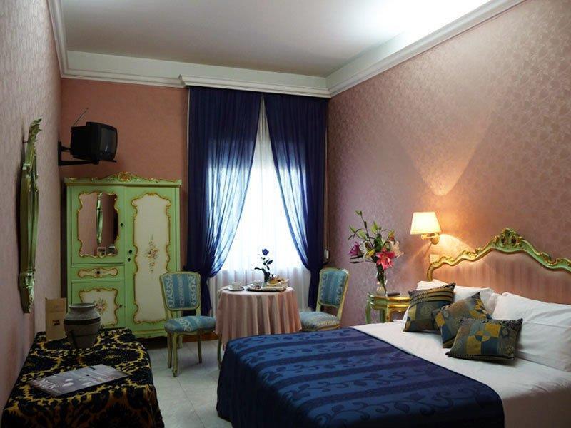 Hotel Romulus Rum bild