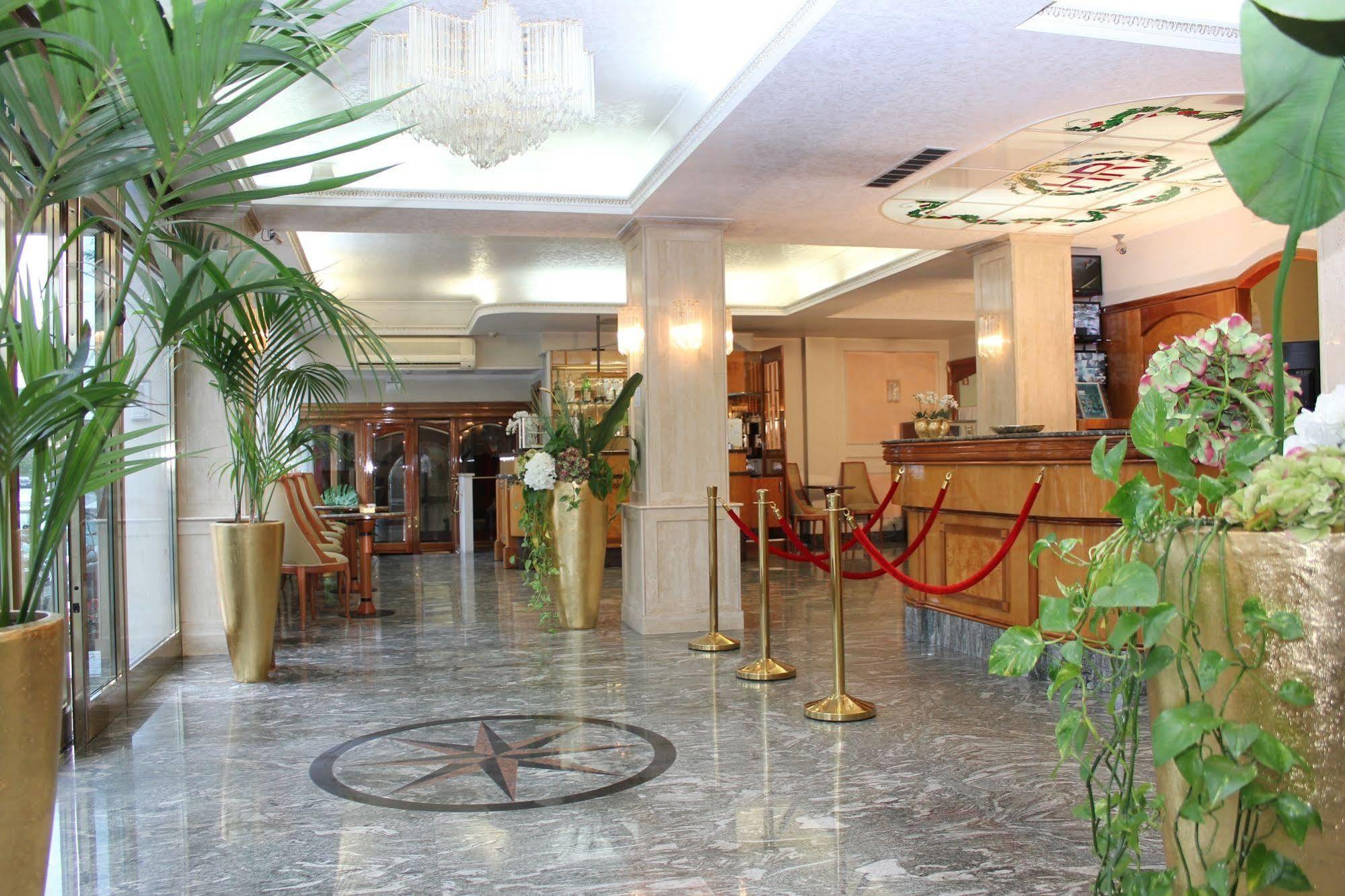 Hotel Romulus Exteriör bild